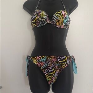 Two piece bikini from Tezeni